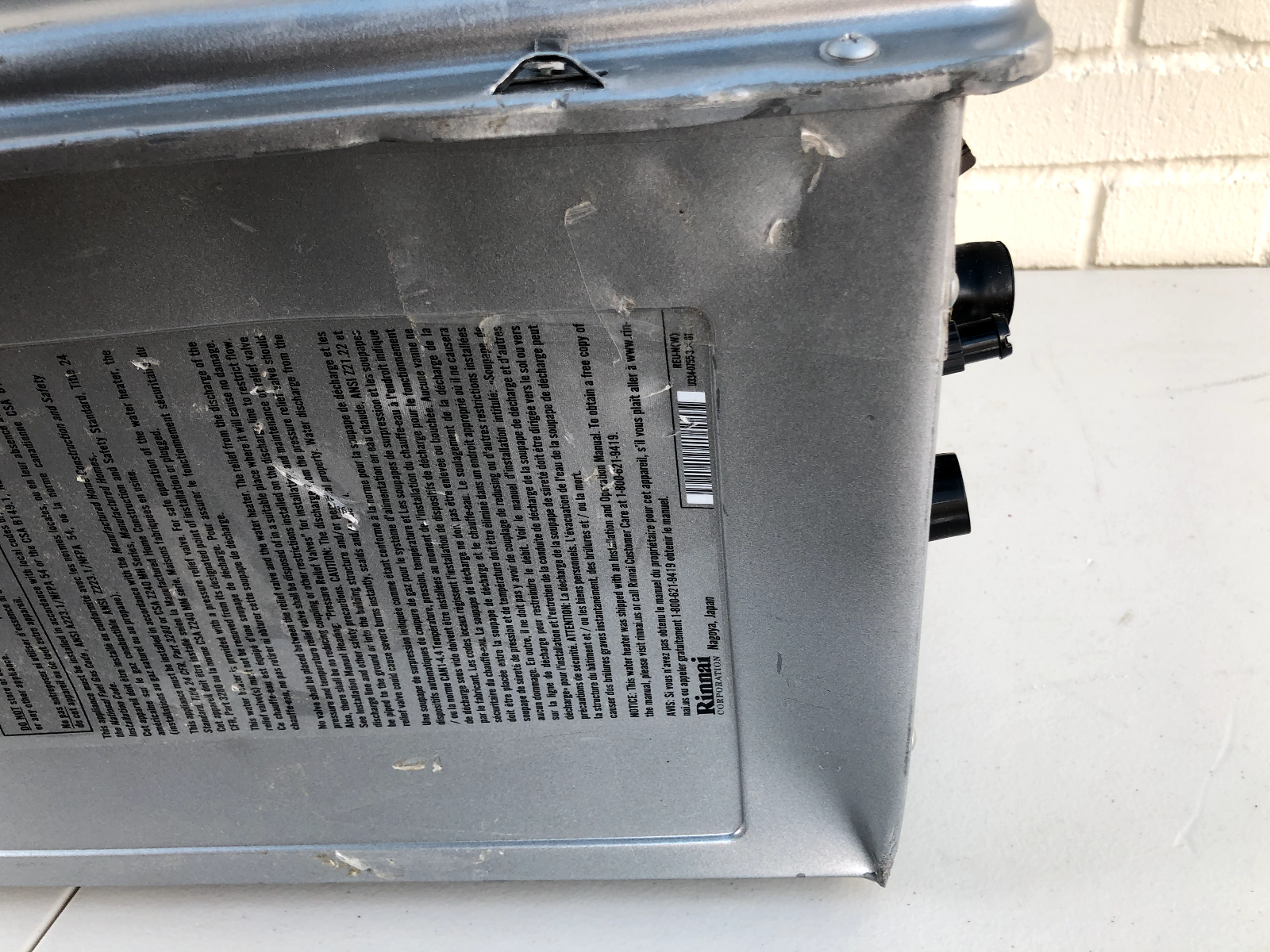 Rinnai RUR199EN Water Heater WITH Dings, Power Tested
