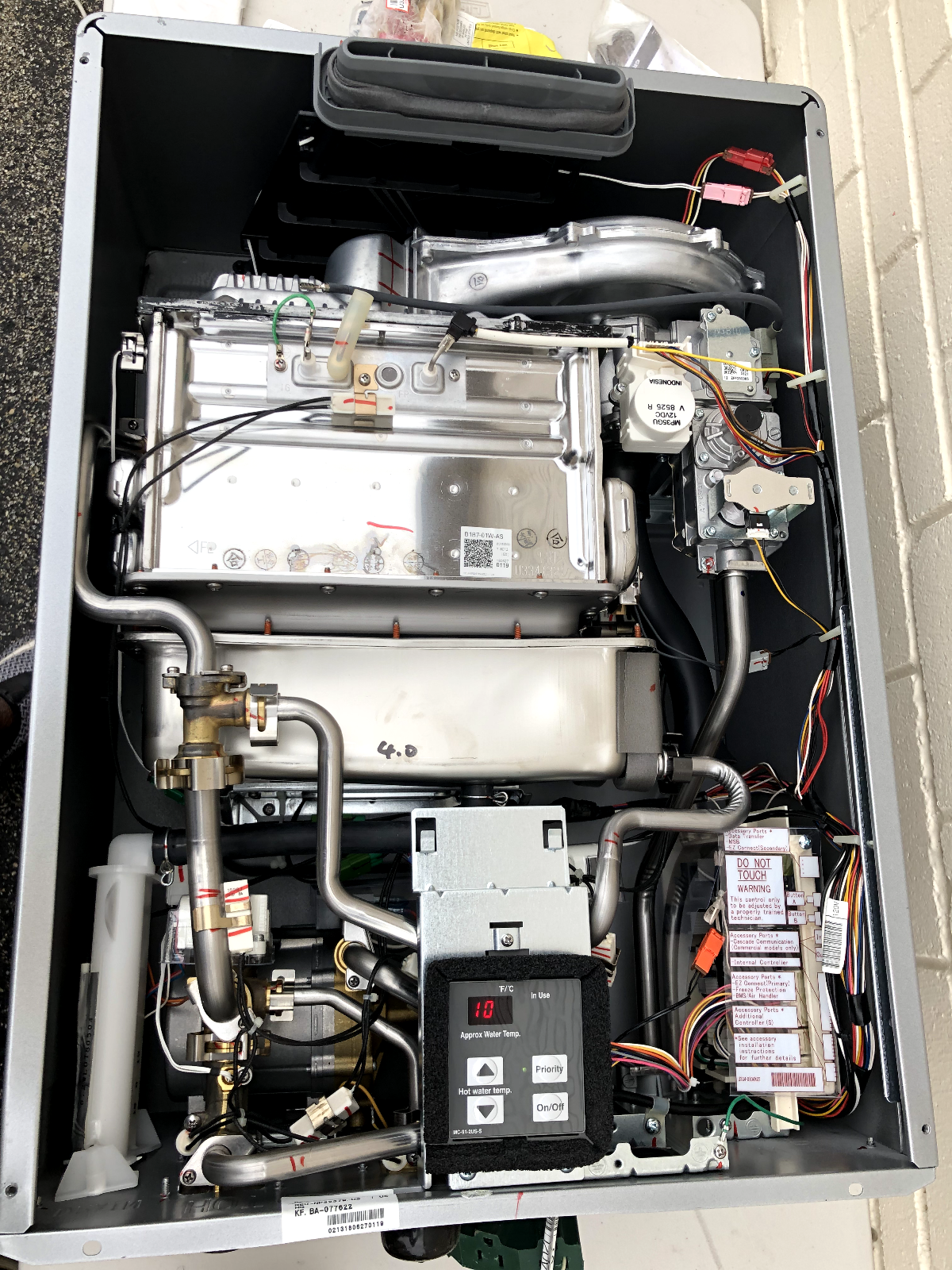 Rinnai RU199eP Water Heater WITH Dings, Power Tested