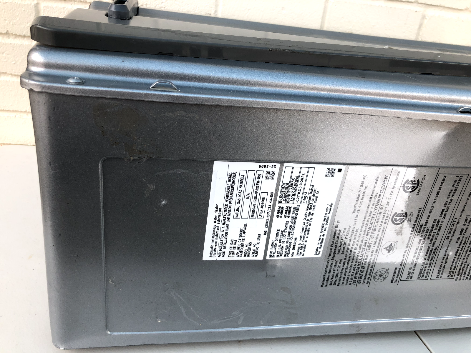 Rinnai RUR199EN Water Heater WITH Dings, Power Tested