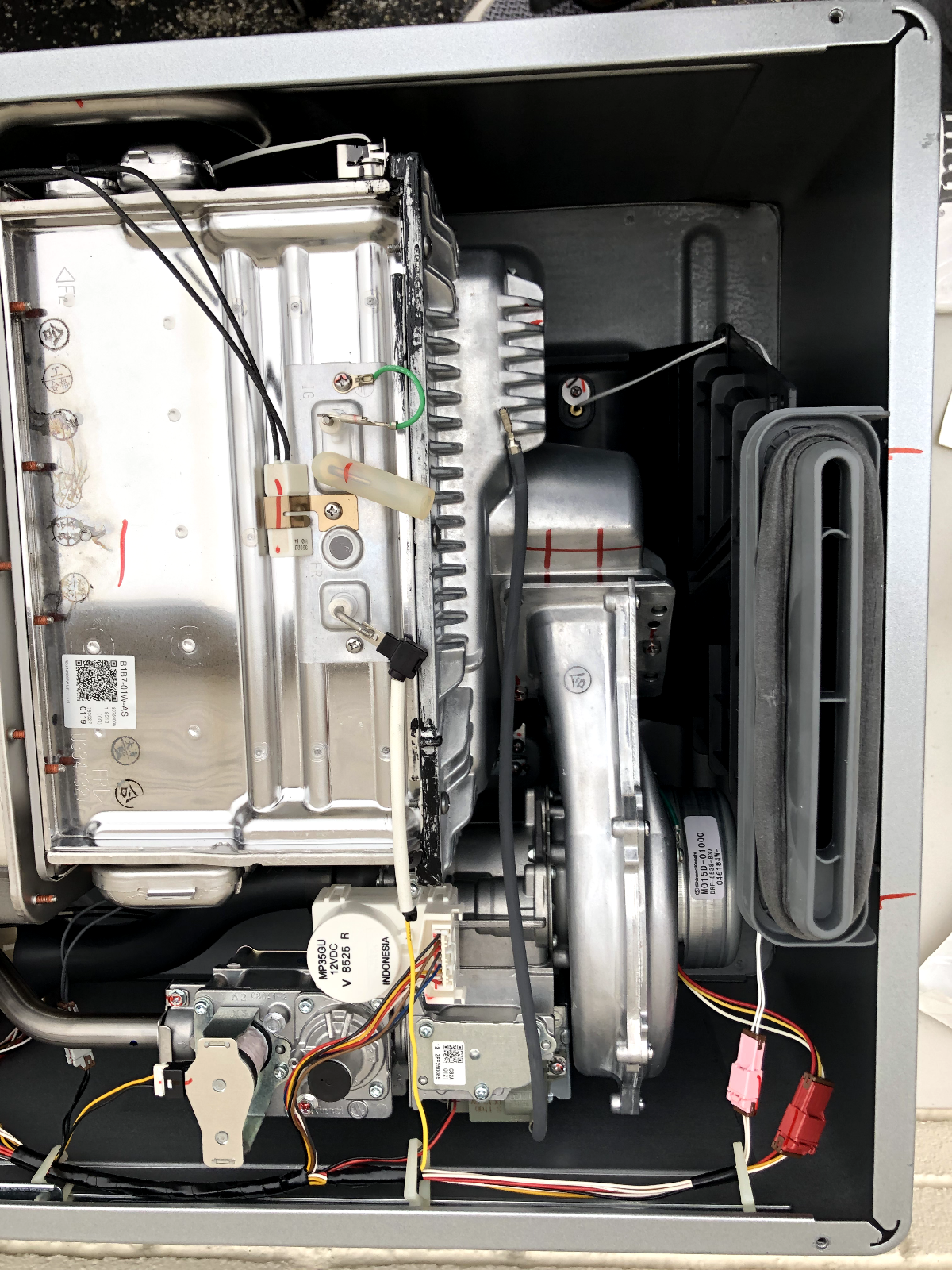 Rinnai RU199eP Water Heater WITH Dings, Power Tested