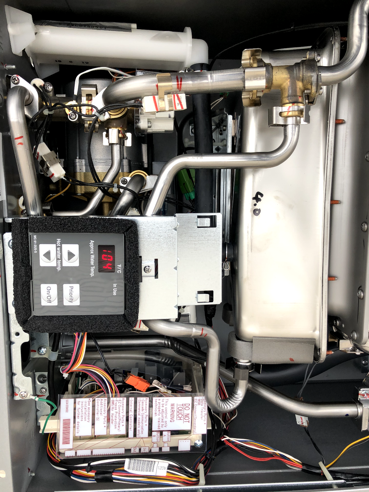 Rinnai RU199eP Water Heater WITH Dings, Power Tested