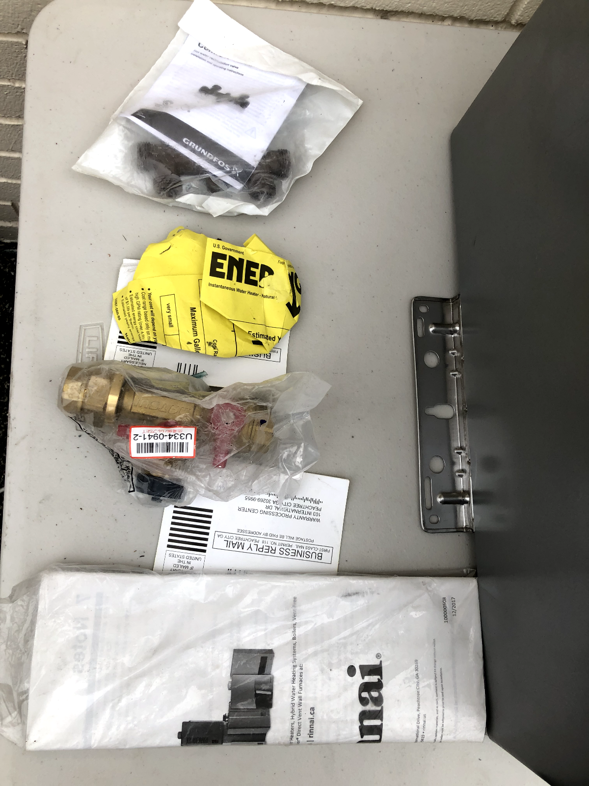 Rinnai RU199eP Water Heater WITH Dings, Power Tested