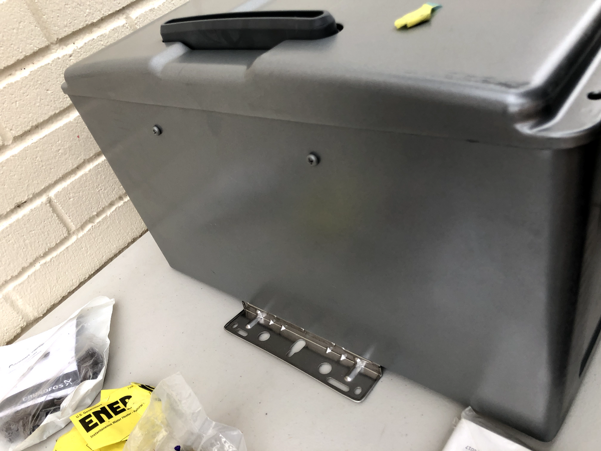 Rinnai RU199eP Water Heater WITH Dings, Power Tested
