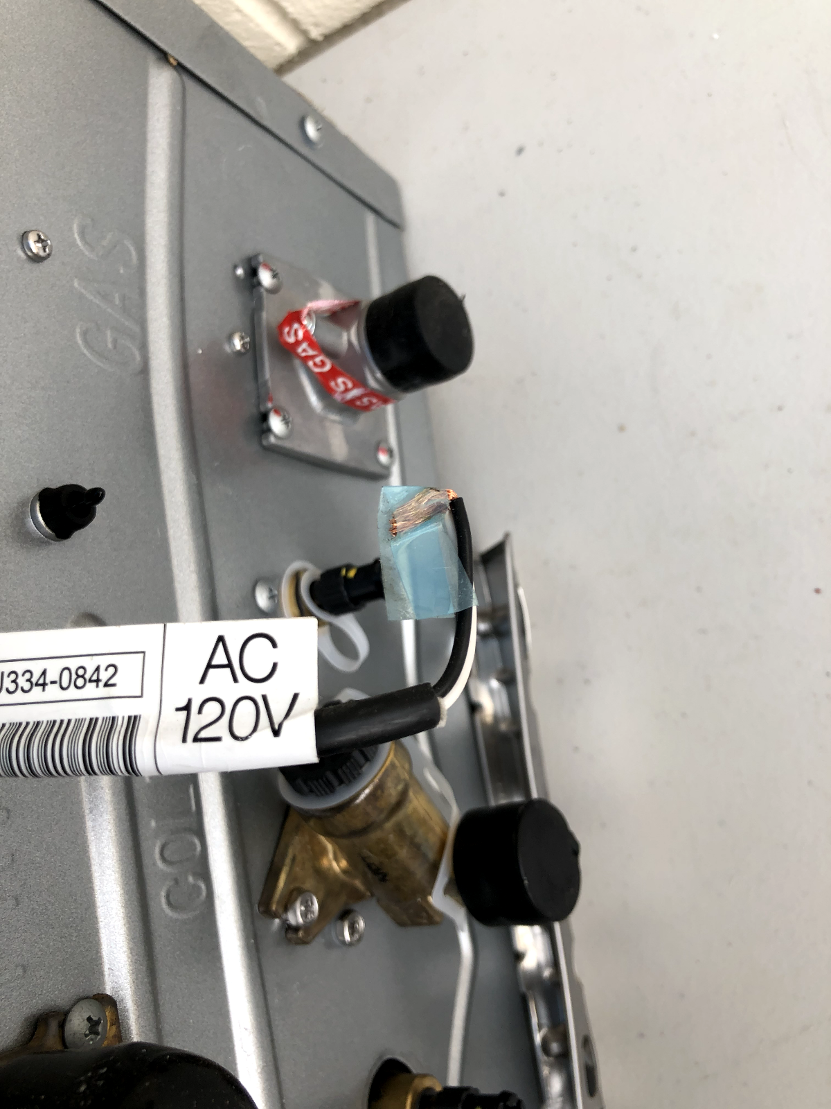 Rinnai RUR199EN Water Heater WITH Dings, Power Tested