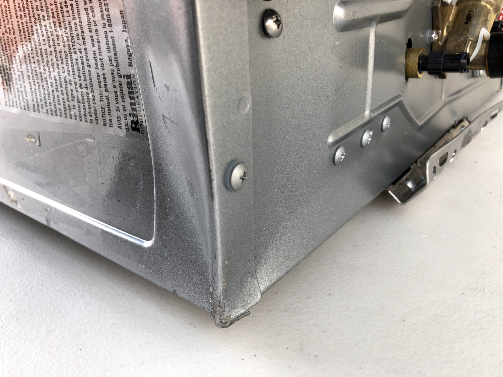 Rinnai RUR199EN Water Heater WITH Dings, Power Tested