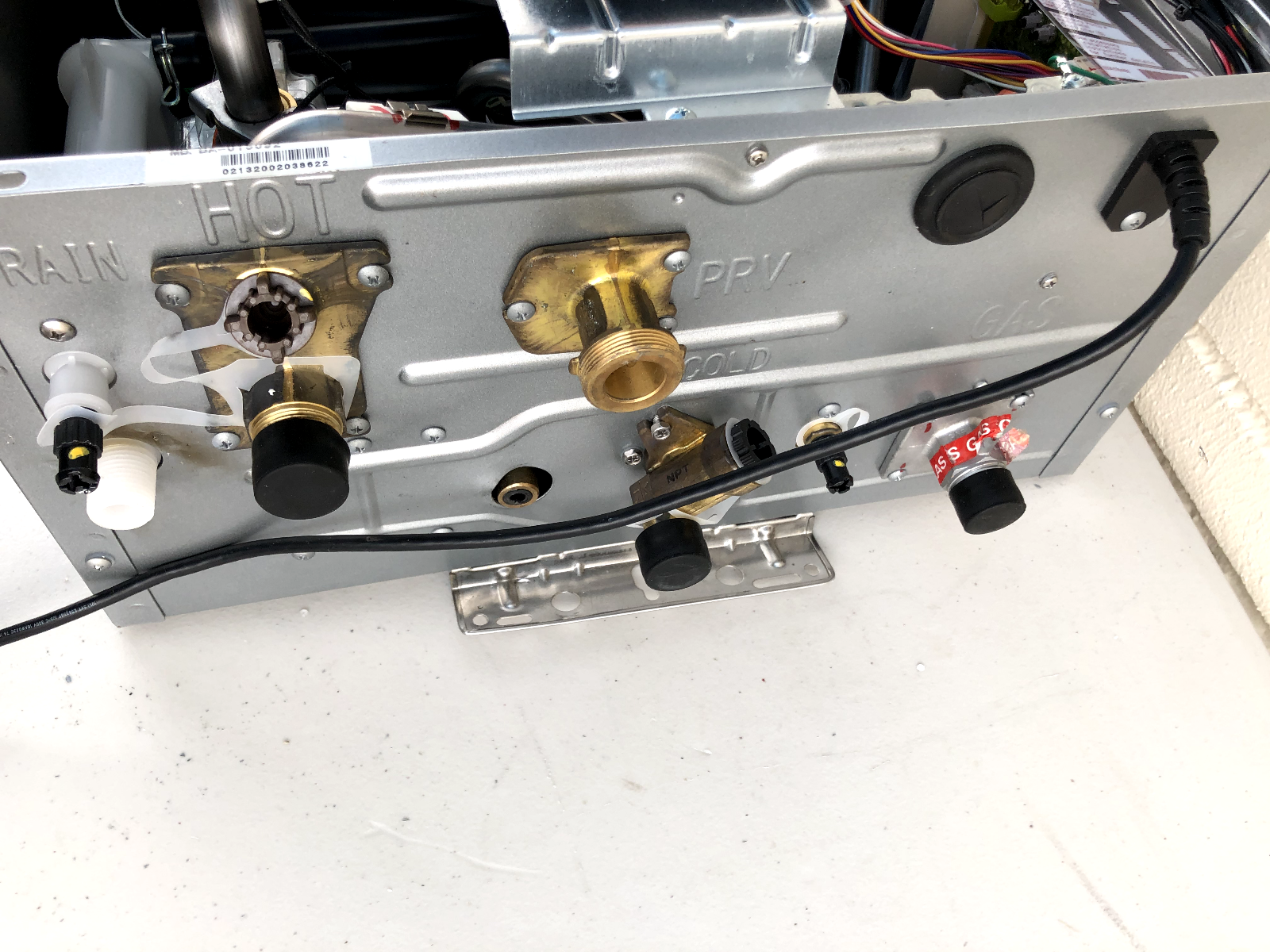 Rinnai RUR160iN Water Heater WITH Dings, Power Tested